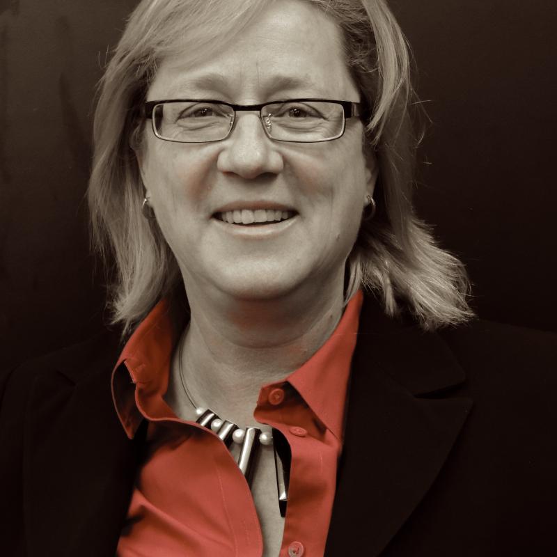 Portriat photo of Kim Mider