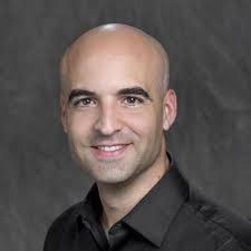 Dennis Llinás