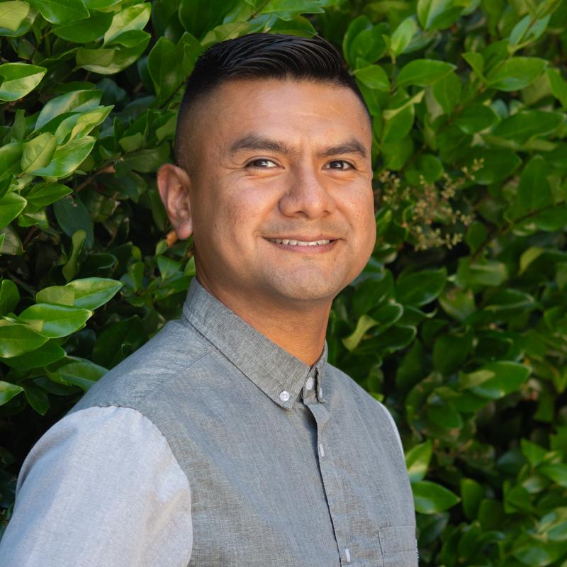 Yave Guzman Headshot