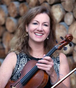 CarolineWoodham holding violin for headshot