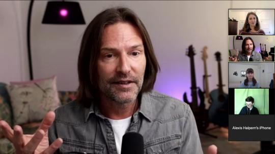 Eric Whitacre with students on Zoom