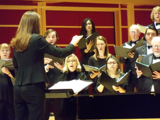 Jenny Bent conducts the SSU Symphonic Chorus